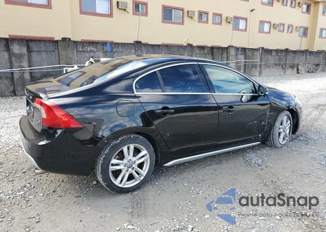 2013 Volvo S60 T5 z USA, uszkodzony, nr VIN YV1612FSXD1216721